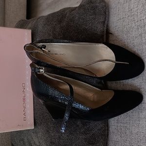 Bandolino Women's Suade And Batten Leather wedges